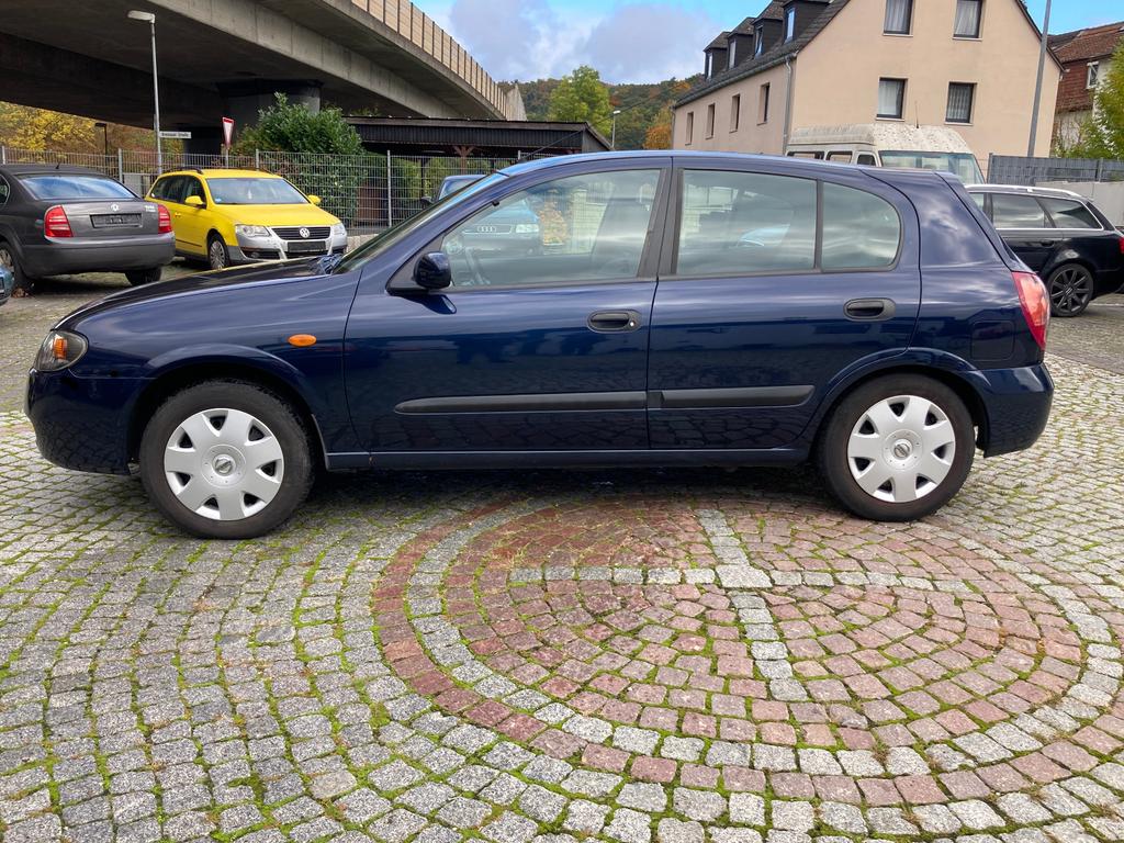 Nissan Almera