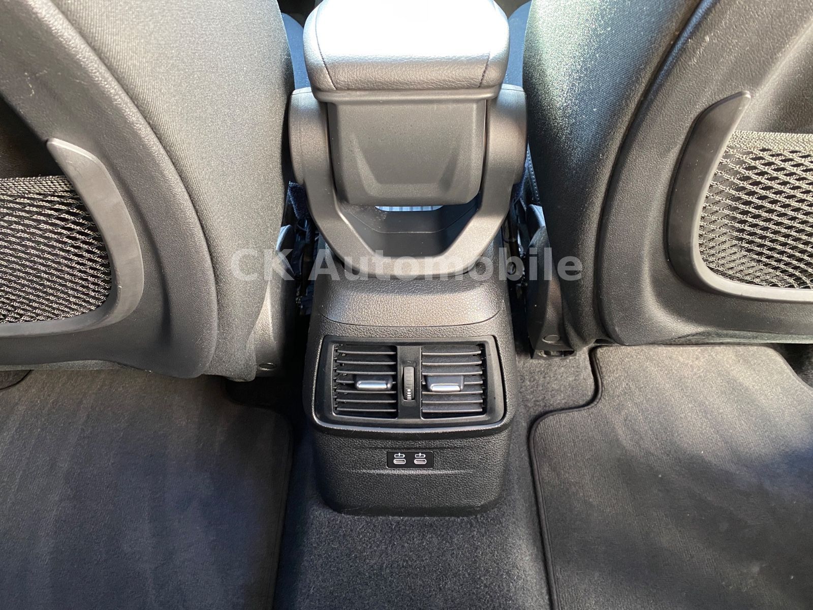 Fahrzeugabbildung BMW 218d Gran Tourer Advantage/Navi/Pano/LED/AHK