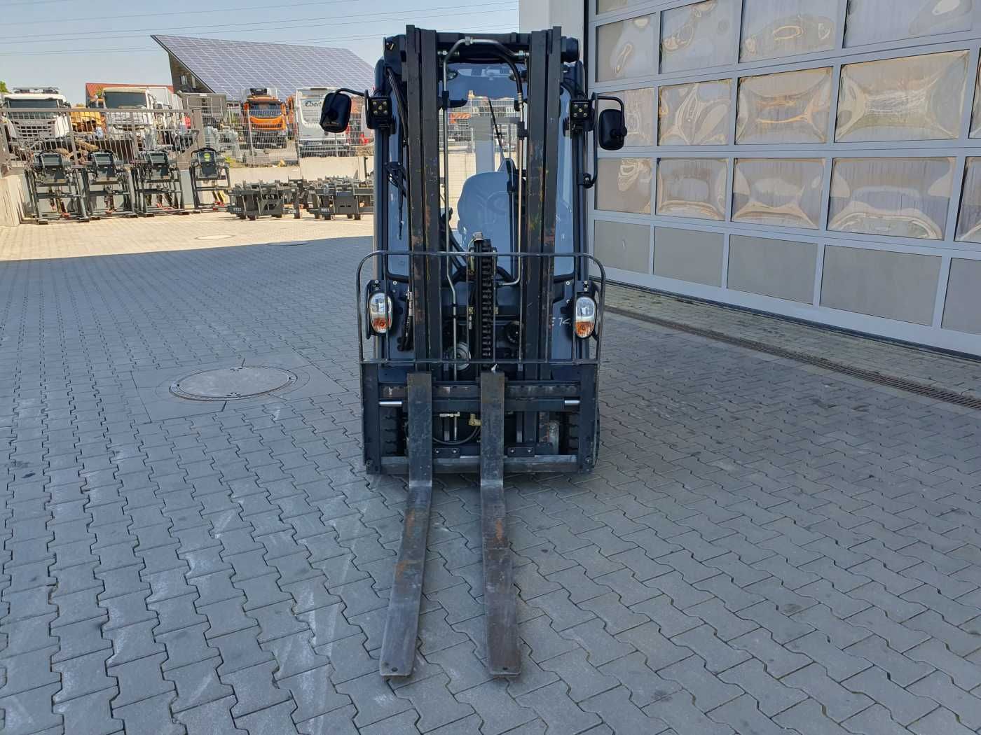 Fahrzeugabbildung Linde E14 - 01 / Triplex: 4.10m! / SS / nur 1.003h!