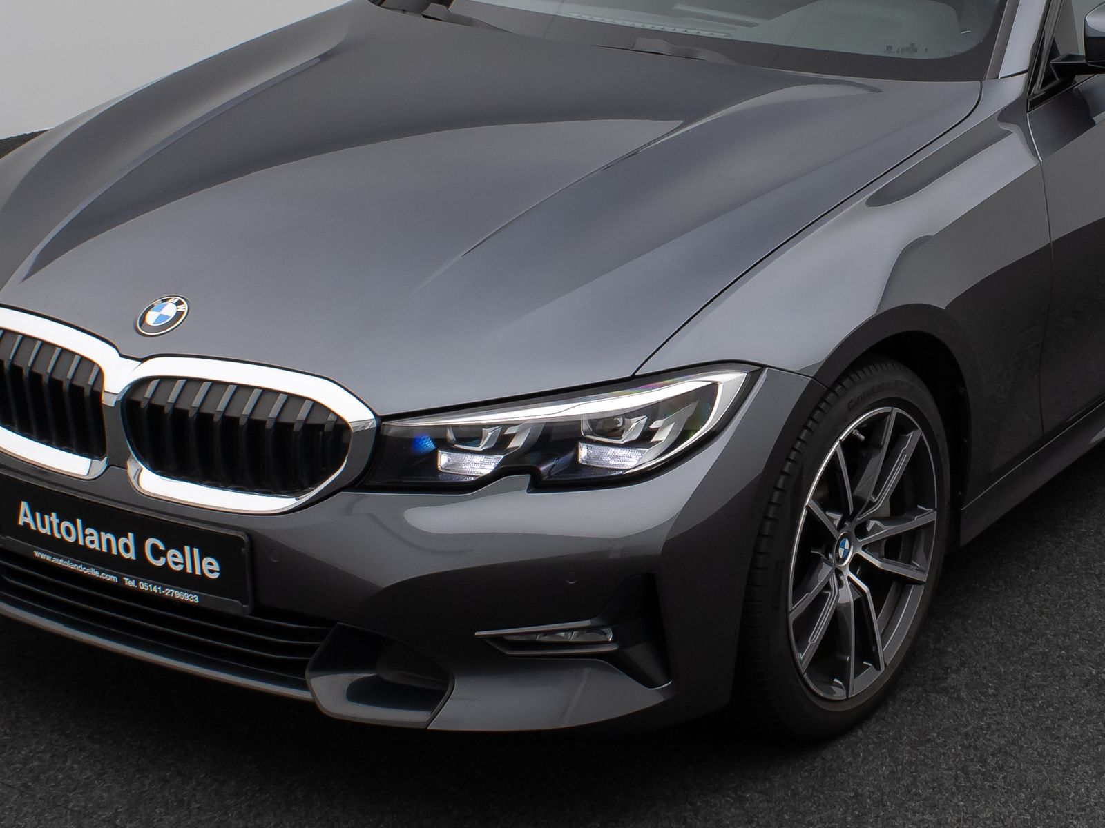 Fahrzeugabbildung BMW 330i xD SportLine DAB HiFi PDC Alarm LED M Sport