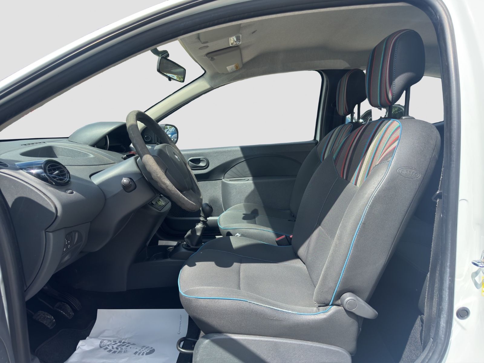 Fahrzeugabbildung Renault Twingo Expression /Klimaanlage/TÜV/HU/Radio/BT