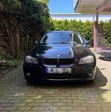 BMW E91 325xi - BMW 325 aus 2006: 325xi
