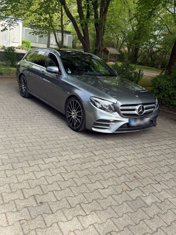 Image of Mercedes-Benz E 350