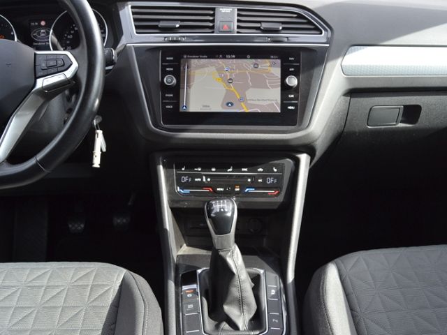 Tiguan 2.0 TDI Life AHK/LED/17-ZOLL/NAVI+VZE/BUS
