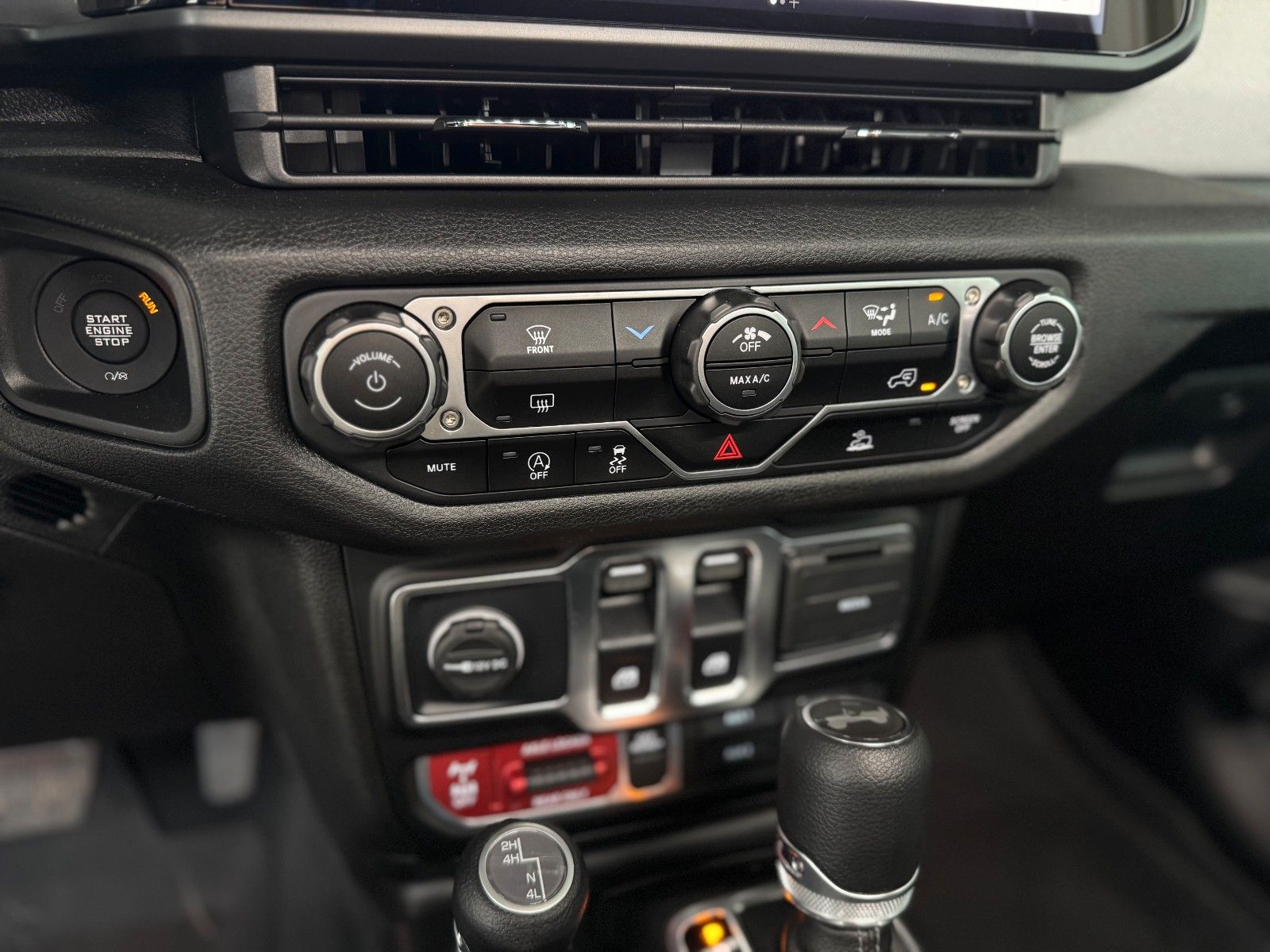 Fahrzeugabbildung Jeep Wrangler WILLYS 2.0 T-GDI 4x4 MY25 "AHK"