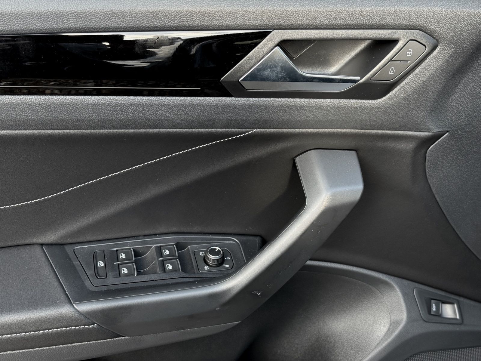 Volkswagen T-Roc - Bild 8