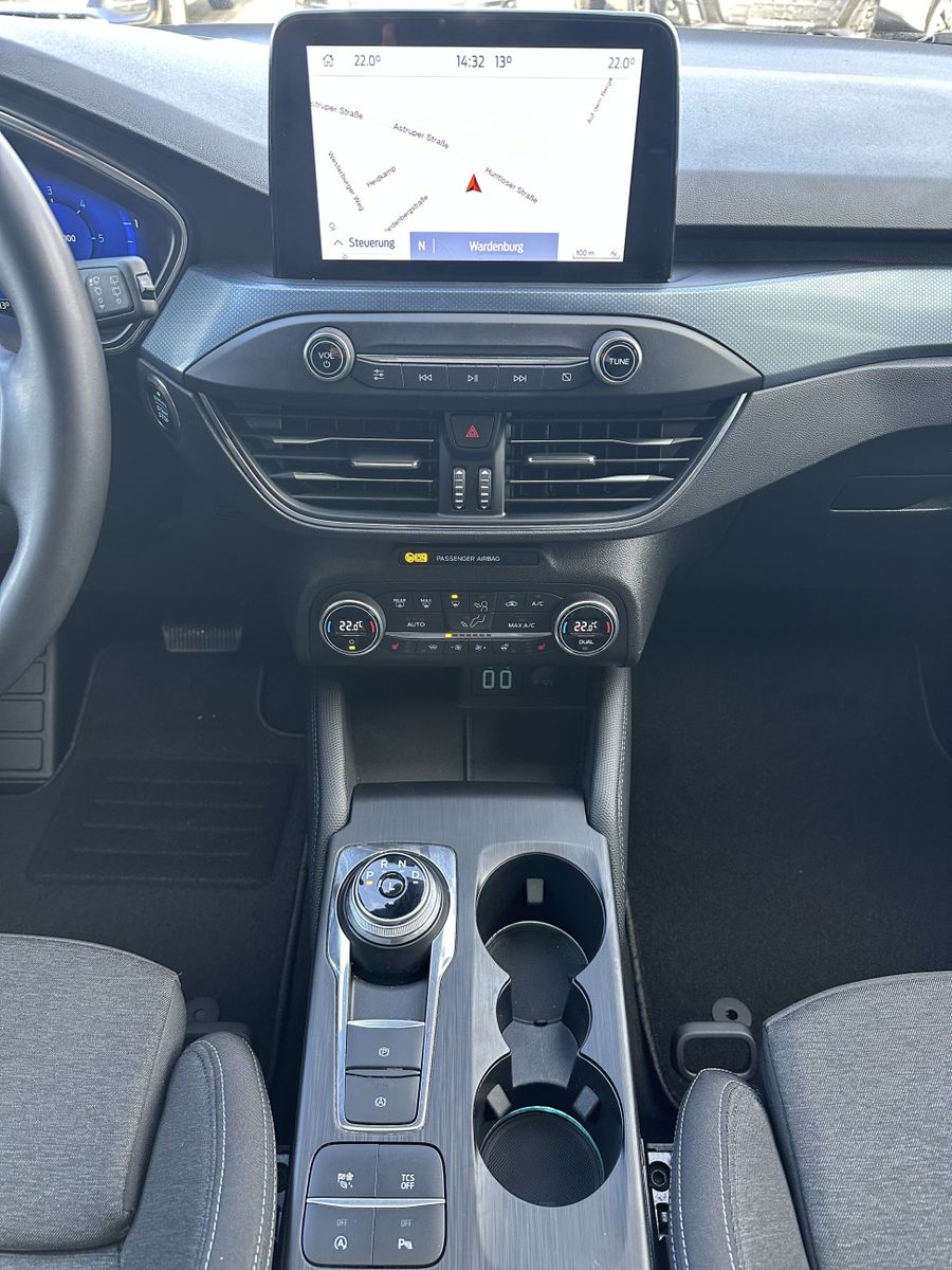 Fahrzeugabbildung Ford Focus 1.5 EB Aut. ACTIVE X NAV+LED+PANO+KAM+VC