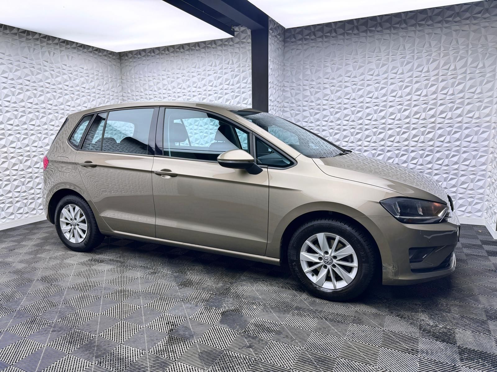 Fahrzeugabbildung Volkswagen 1.4 TSI/COMFORTLINE/SITZHZG/PDC/ALLWETTER/MASSGE