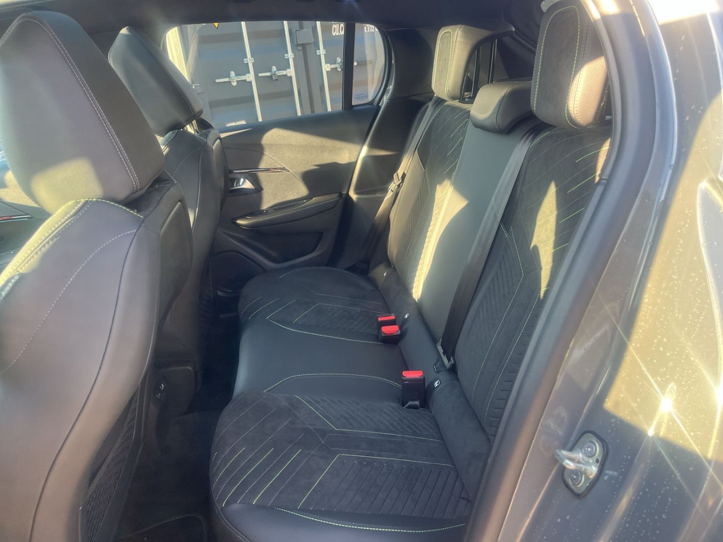 Fahrzeugabbildung Peugeot 208 GT Elektromotor 156 Panorama Navi LED ACC