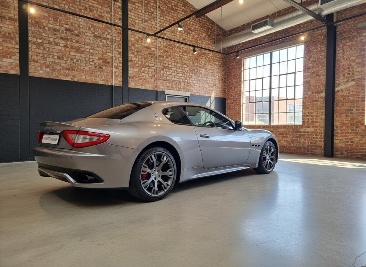 MASERATI GRANTURISMO S 4.7 V8 439ch BVA - ÉCHAPPEMENT À CLAPETS - SUSPENSION SKYHOOK - CUIR/ALCANTARA - SIÈGES CHAUFFANTS