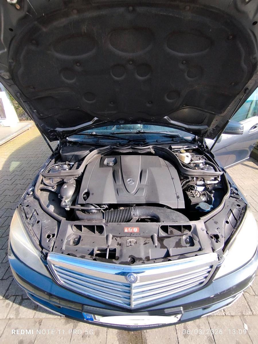 Mercedes-Benz C200 2009 — rear view