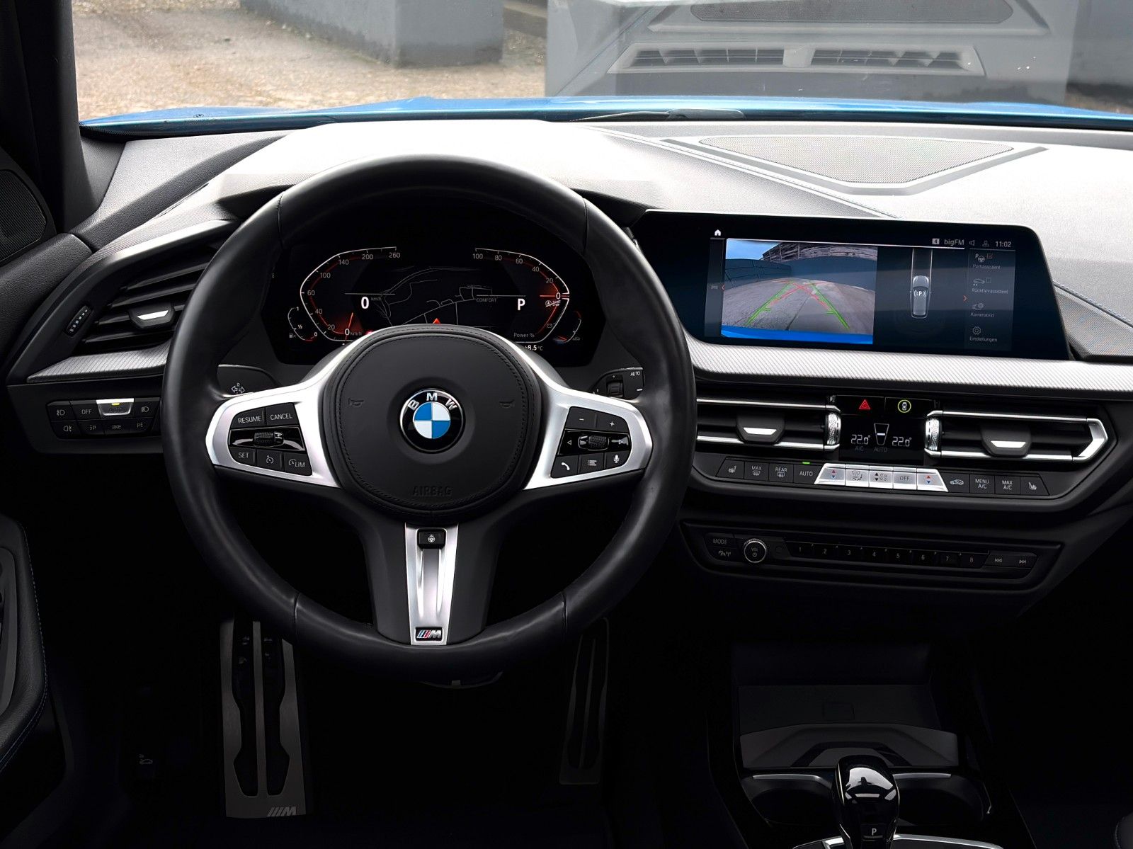 Fahrzeugabbildung BMW 118i M Sport Leder PANO TEMP CAM LED HiFi