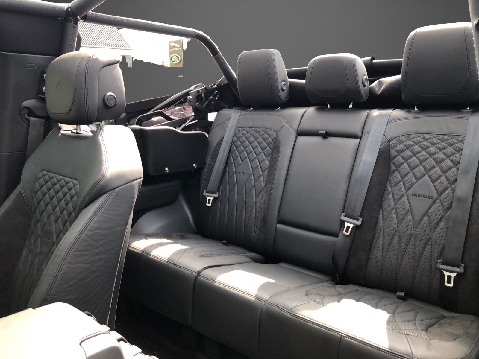 Fahrzeugabbildung Land Rover Defender 90 V8 Cabrio Einzelstück m. TÜV