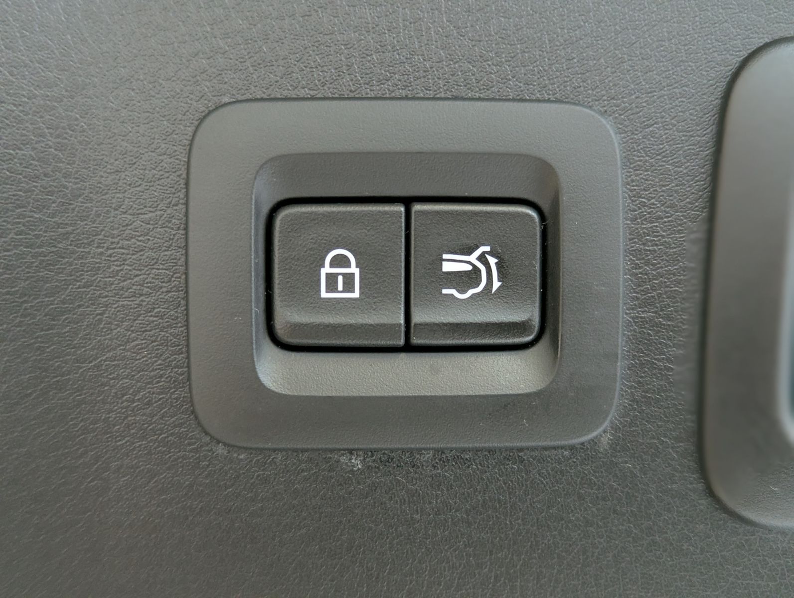 MAZDA CX-80 2.5SKYACTIV PHEV 327 HOMURA+ 7-Sitze Pano - Image 20