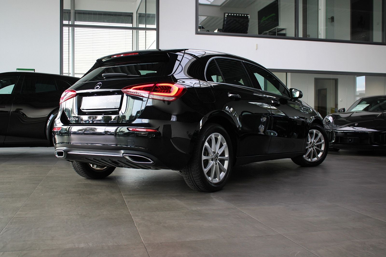 Mercedes-Benz A 250e PROGRESSIVE MBUX NAVI KAMERA LEDER foto 16