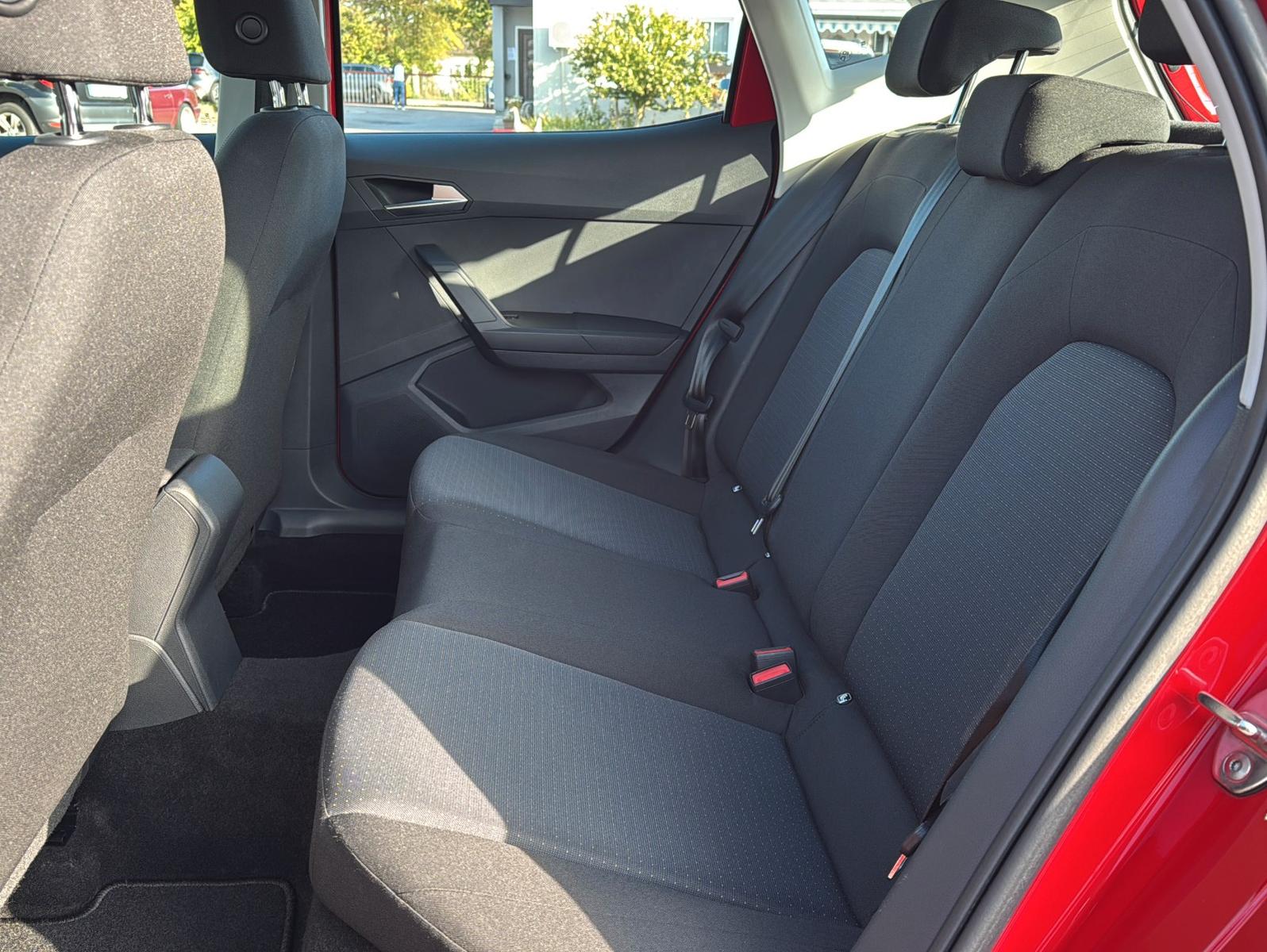 Seat Arona 1.0 TSI Style /AHK/FULL LINK/KLIMA/TEMPOM.