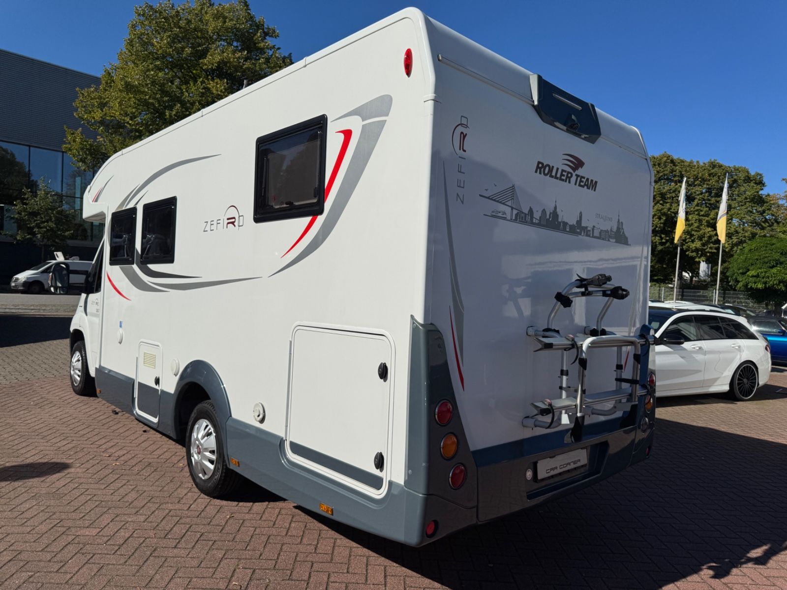 Fahrzeugabbildung Roller Team ZEFIRO 263 TL FIAT QUEENSBETT HUBBETT SOLAR TV