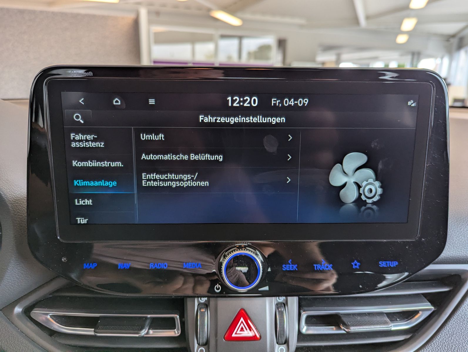 Fahrzeugabbildung Hyundai i30 1.5 T-GDI DCT N-Line LED Cam Pano Keyless 18