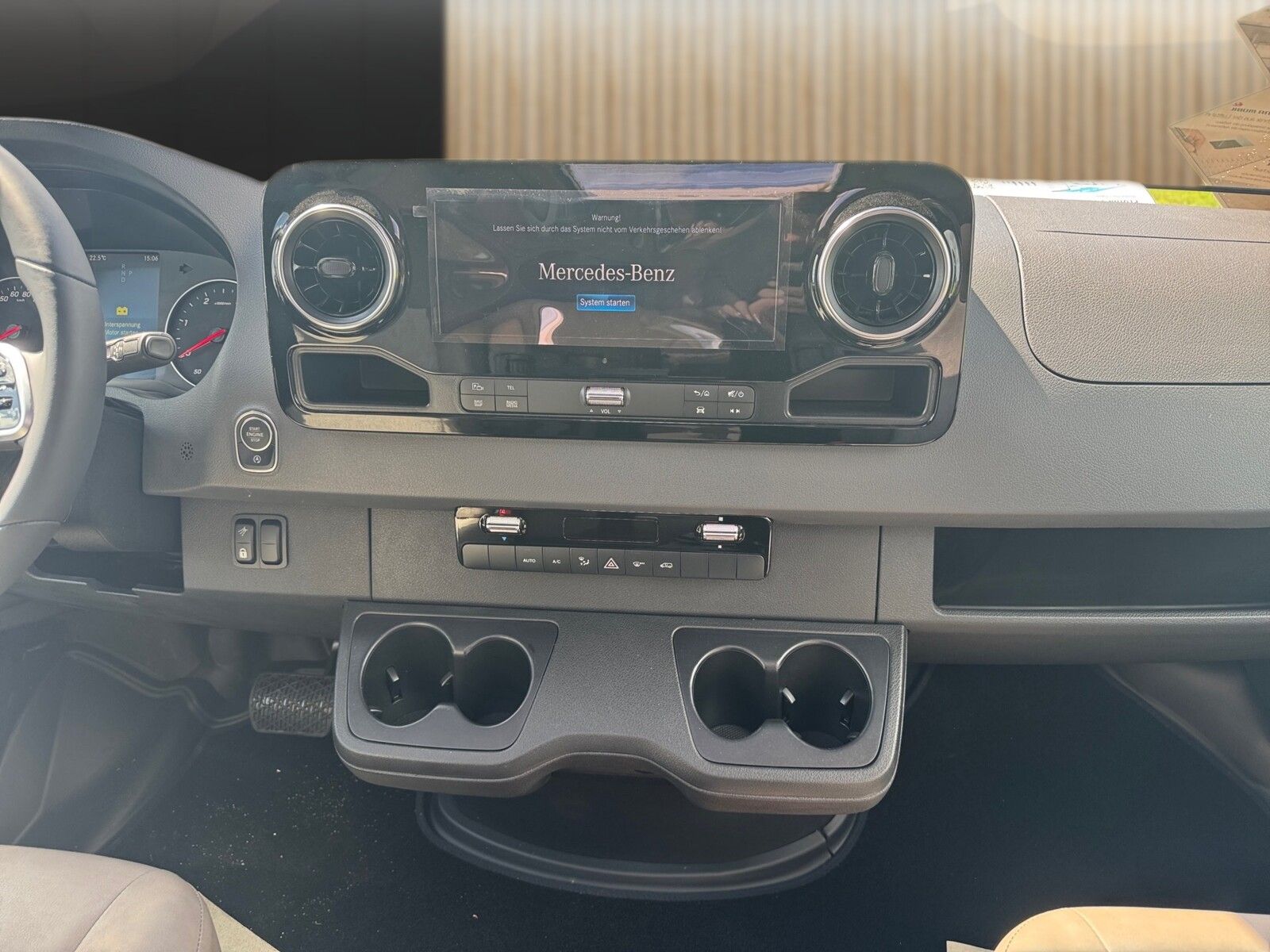 Fahrzeugabbildung Eura Mobil Profila T 726 EF Comfort Mondial-Plus-S-Pakete