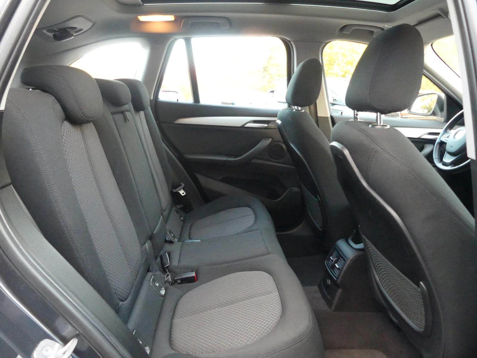 BMW X1 sDrive 18 i Advantage*Navi*Sitzhzg.*Panorama