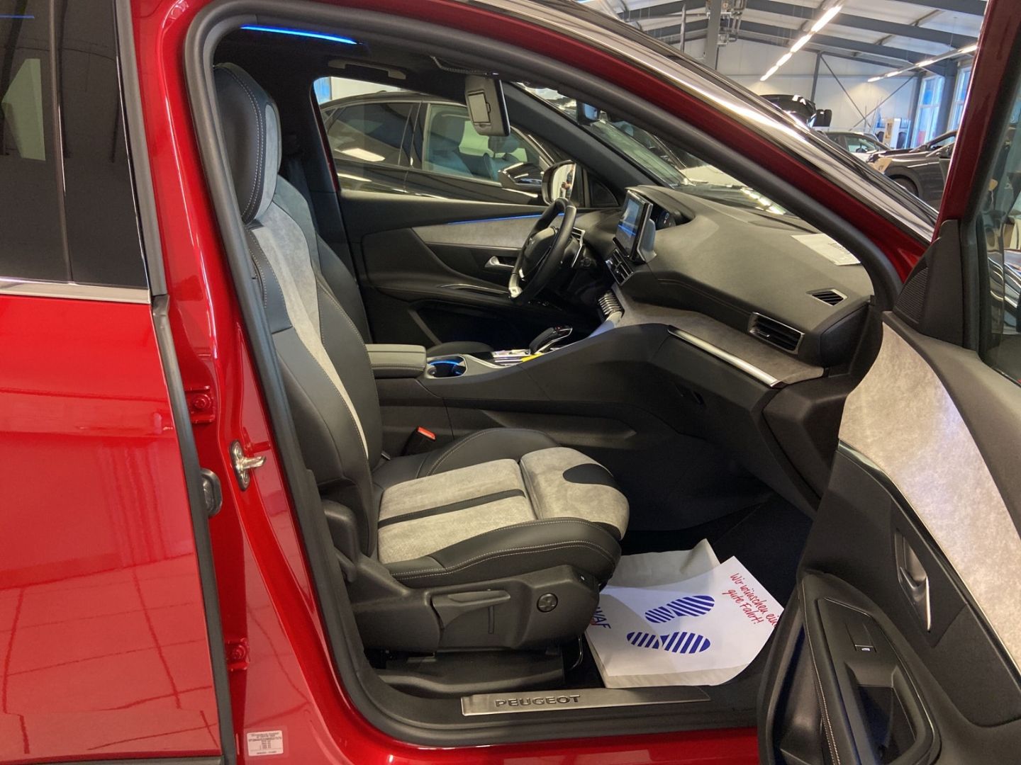 Fahrzeugabbildung Peugeot 3008 GT Plug-In 225 e-EAT8 StandHZG El. Pano.Nav
