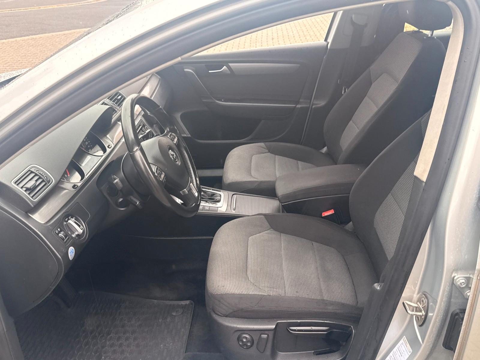 Volkswagen Passat 2012 — photo 14