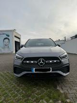 Mercedes-Benz GLA 250 4MATIC DCT -