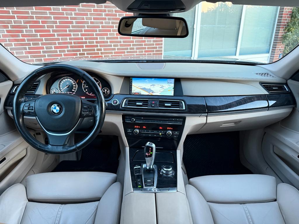 BMW 730
