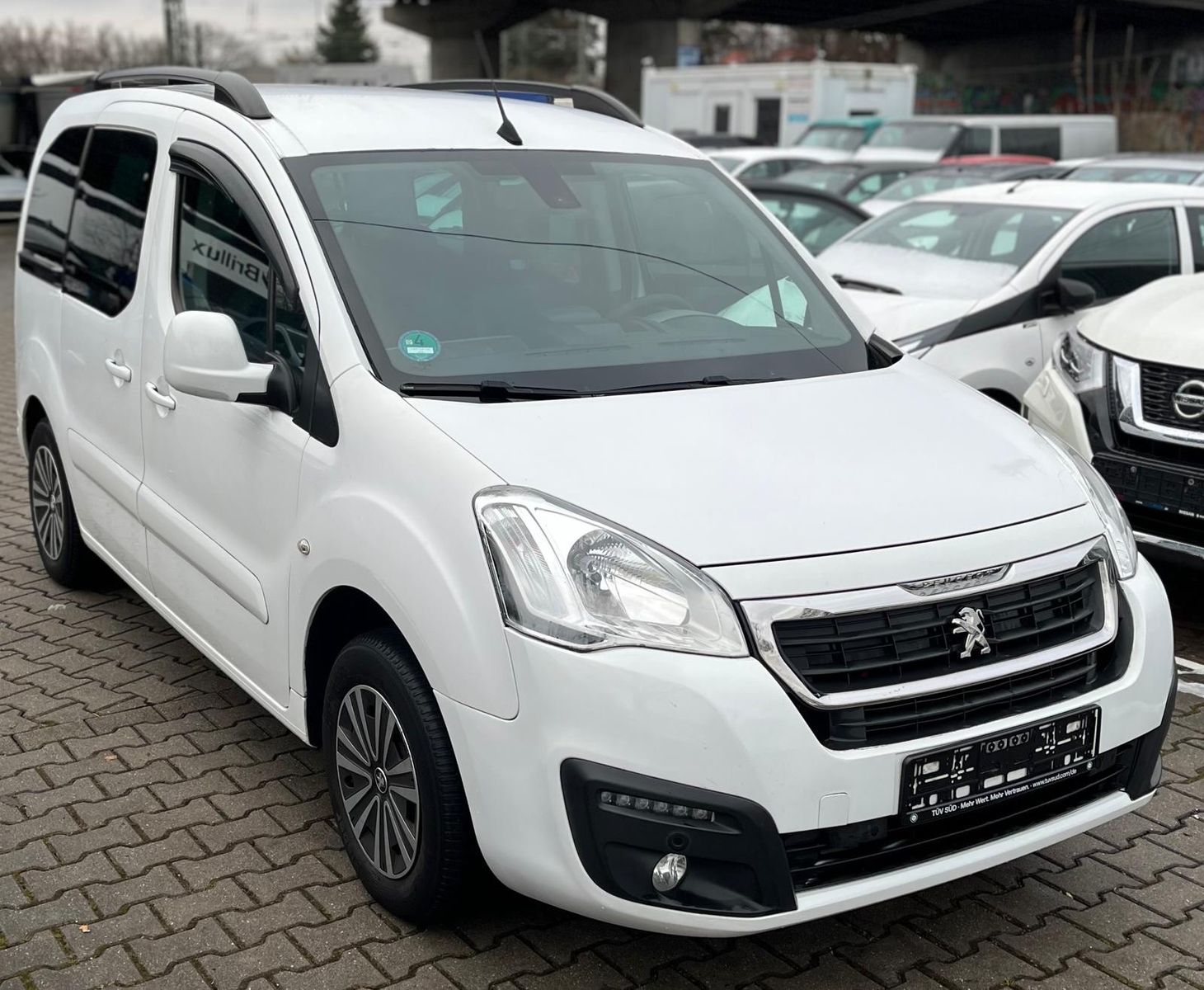 PEUGEOT Partner