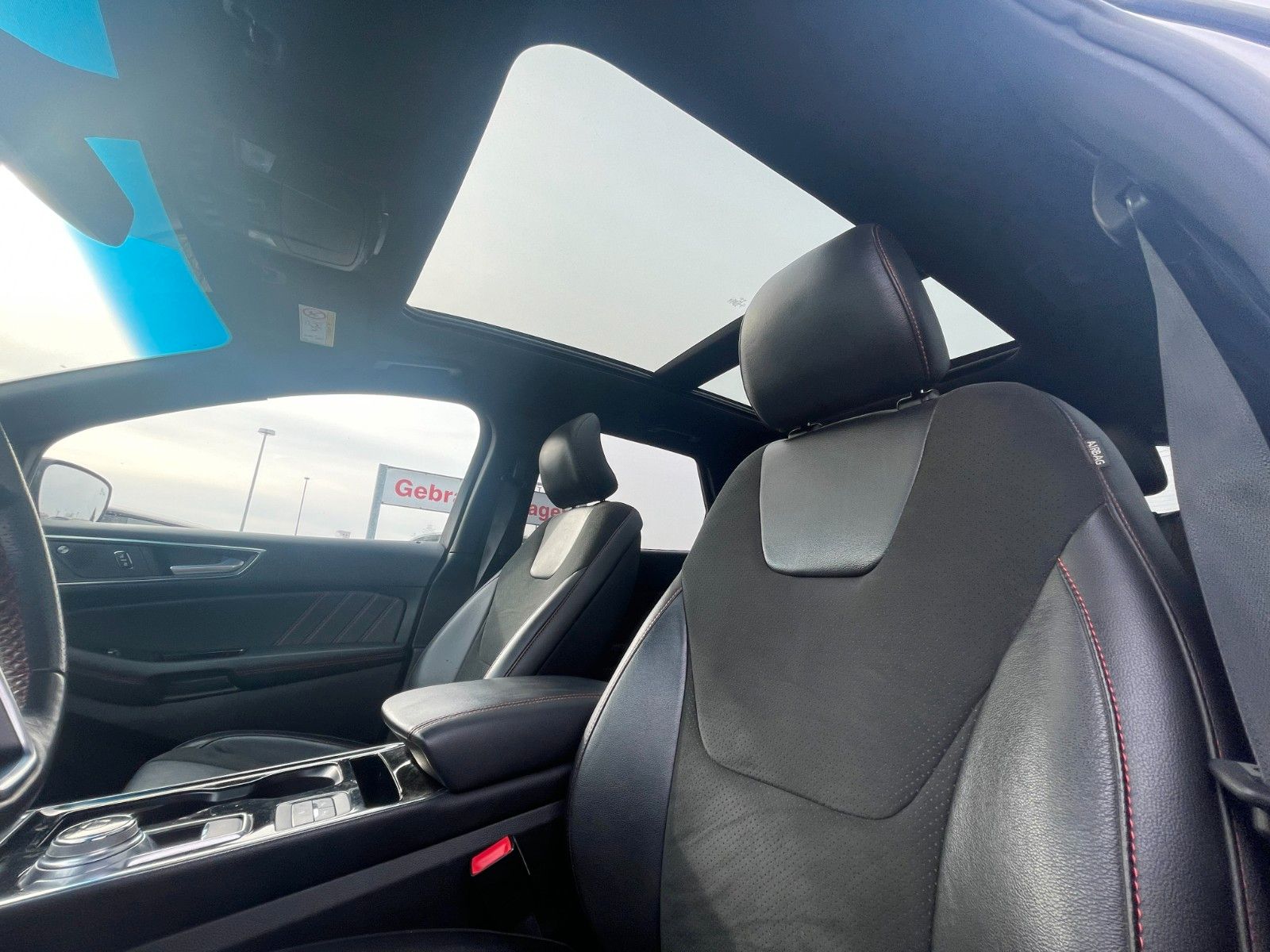 Fahrzeugabbildung Ford Edge ST-Line 4x4