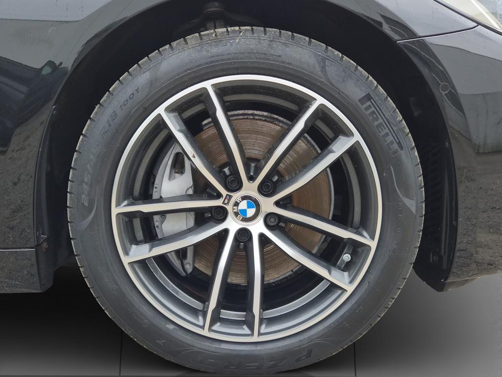 BMW 530d xDrive T. M-SPORT LASER NAVI PANO 18" AHK