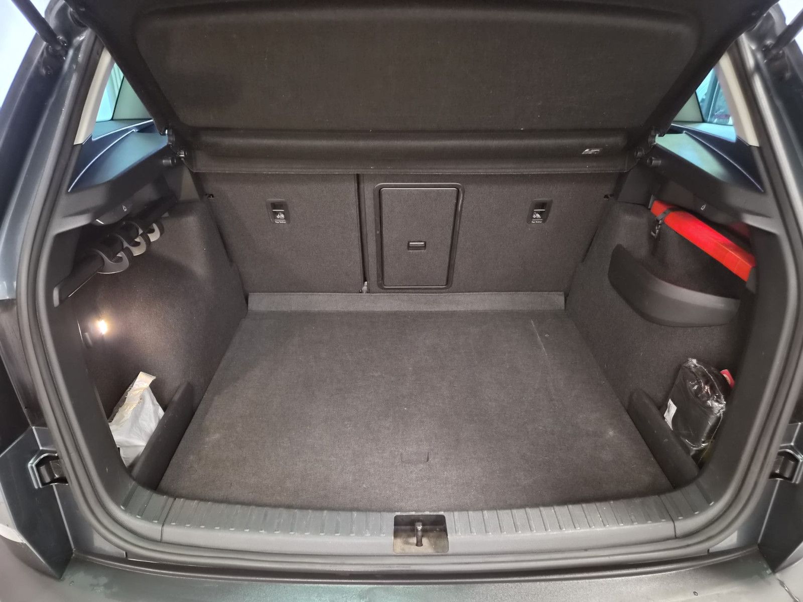 Fahrzeugabbildung SKODA Karoq Style /  1. Hand / Garantie