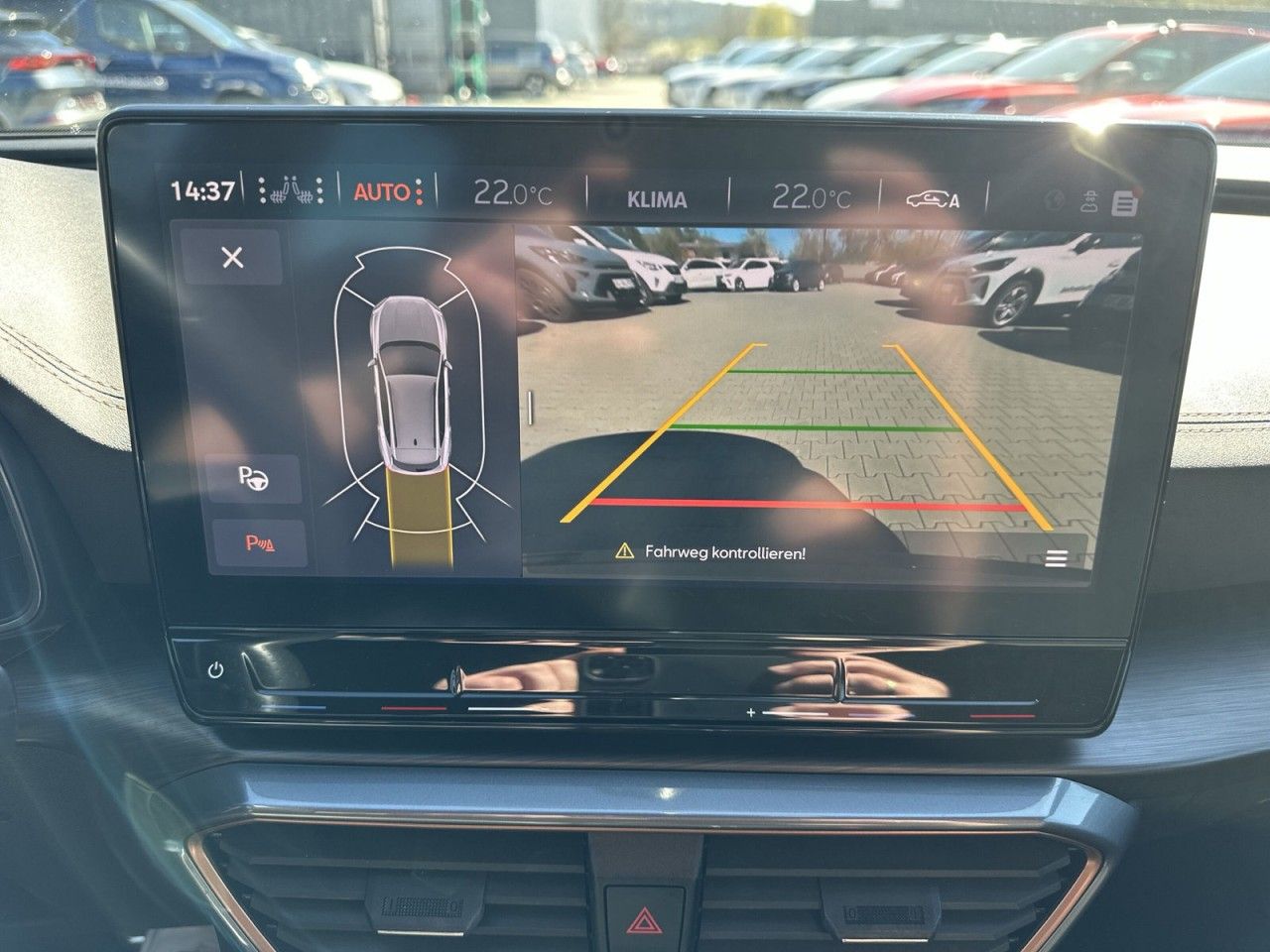 Fahrzeugabbildung CUPRA Formentor VZ 2.0 TSI 245 PS DSG - mit KI generiert/bearbeitet