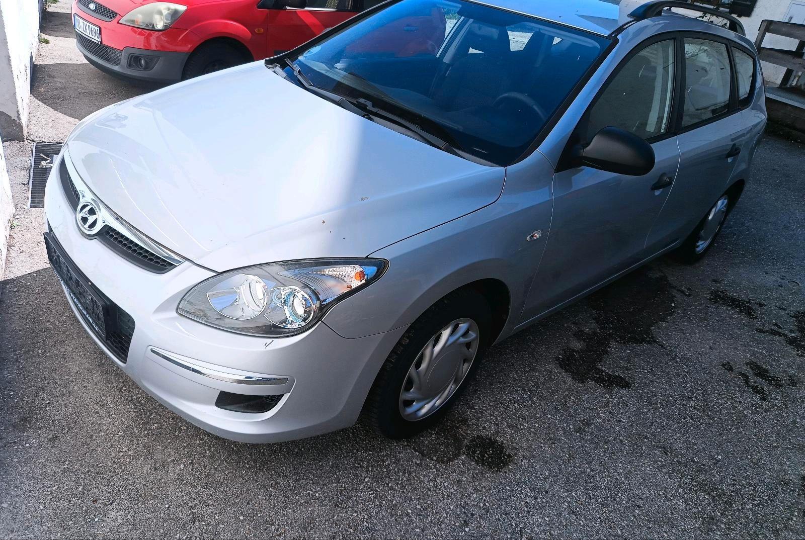 Hyundai i30 2010 — photo 15