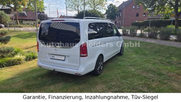 Mercedes V 220 - 2