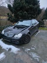 Mercedes-Benz CLC 200 - schwarze Mercedes-Benz CLC 200