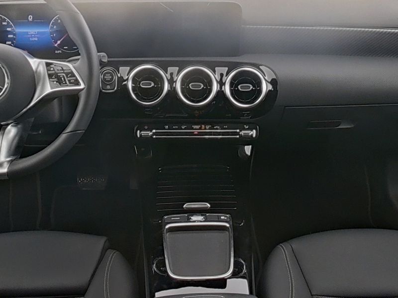 Fahrzeugabbildung Mercedes-Benz A 200 Progressive*LED*Kamera*Spurhalte*SHZ*Wide*