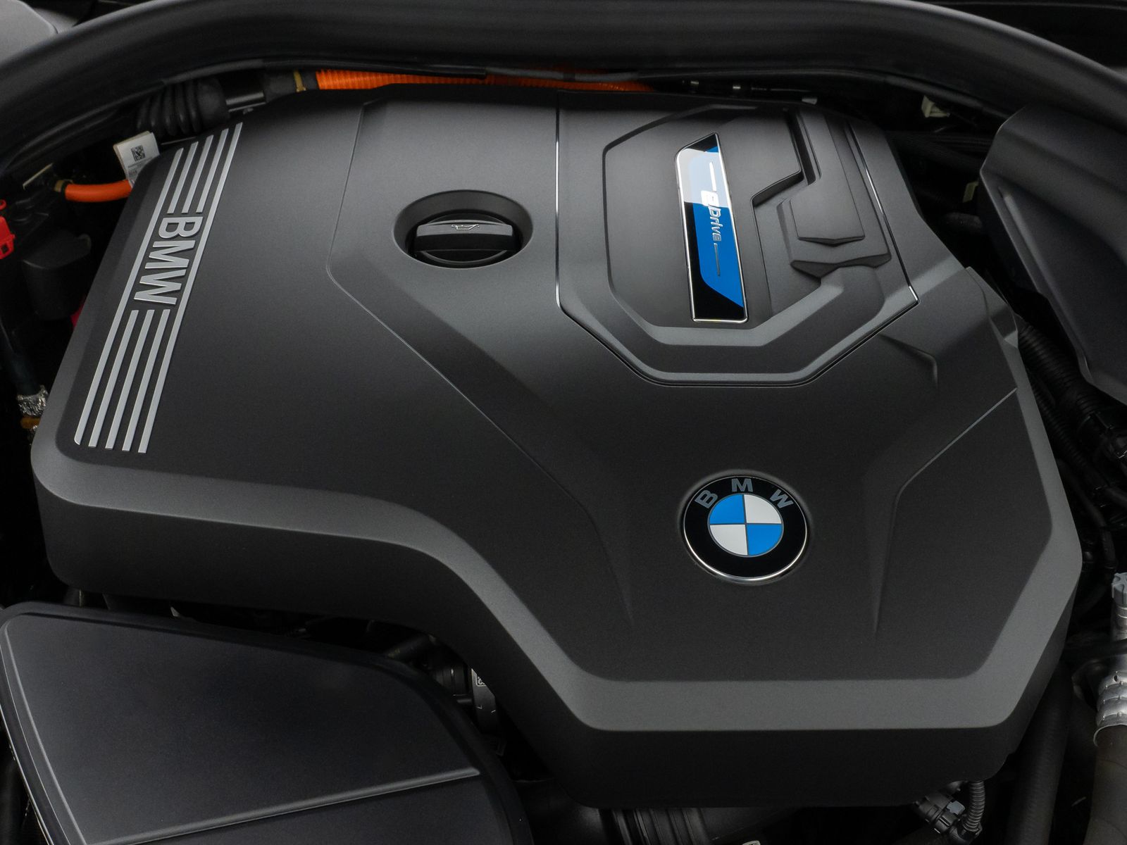 Fahrzeugabbildung BMW 530e HUD Laser DAB Kamera H/K AHK Alarm Sport