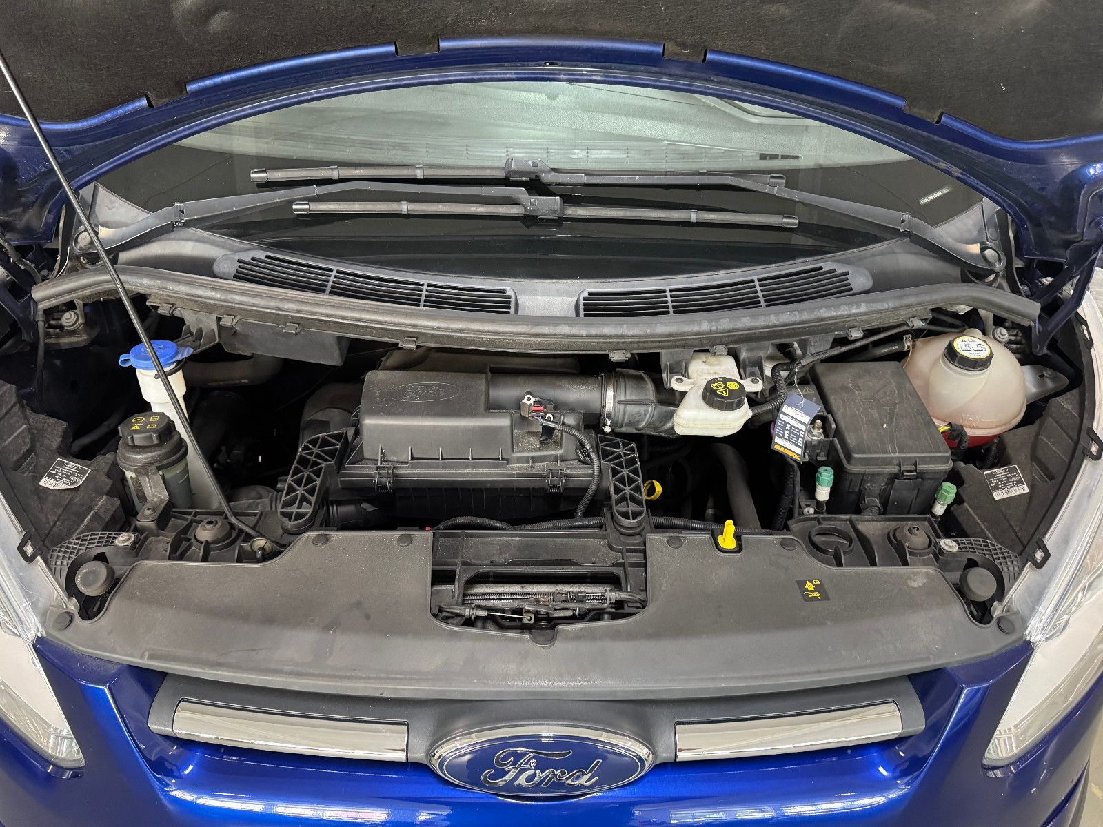Fahrzeugabbildung Ford TOURNEO CUSTOM 2.2 TDCI WESTFALIA EUROLINE STHD