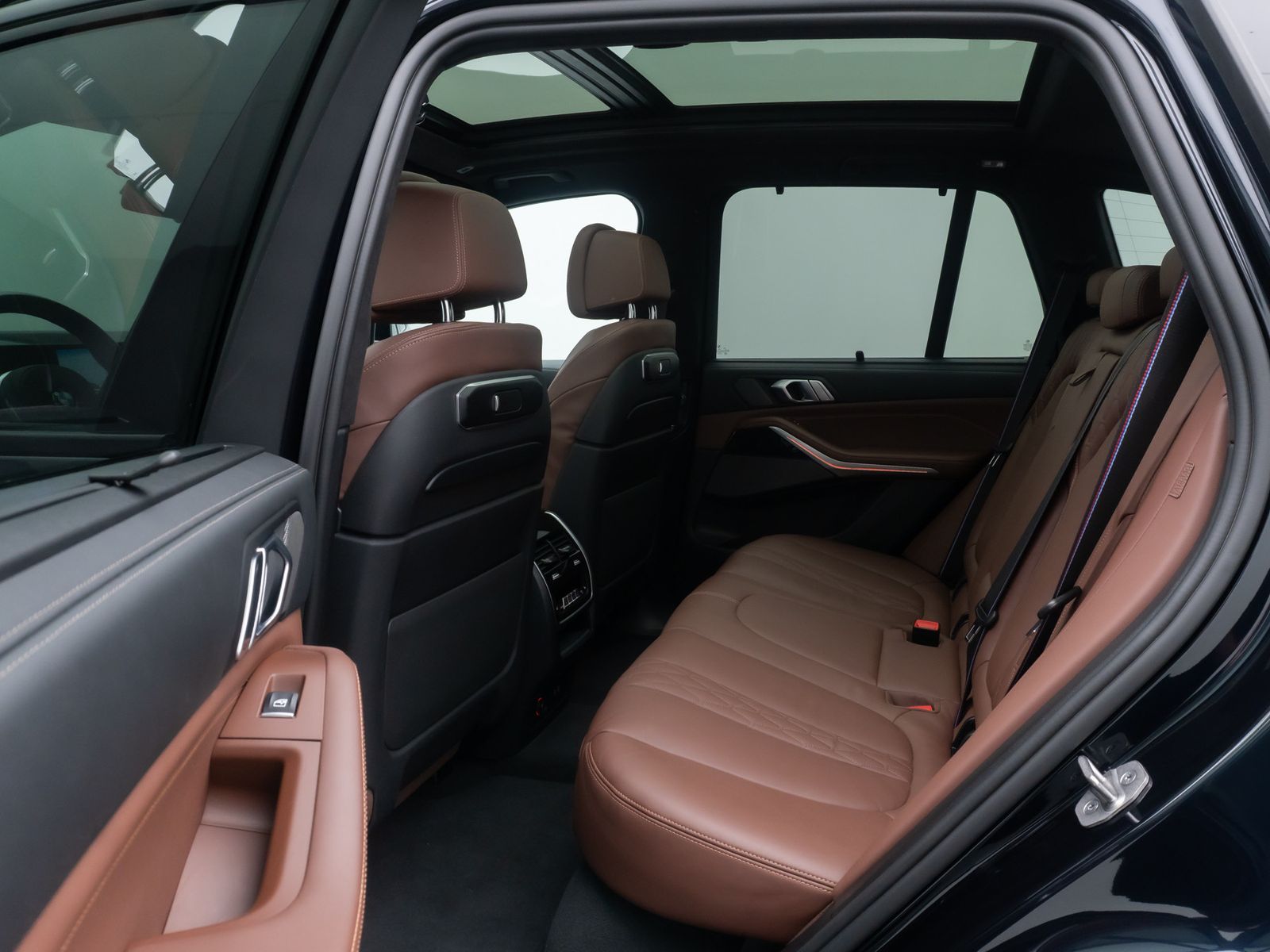 Fahrzeugabbildung BMW X5 M60i SkyLoung 360&deg; H/K Massage Individual 22"
