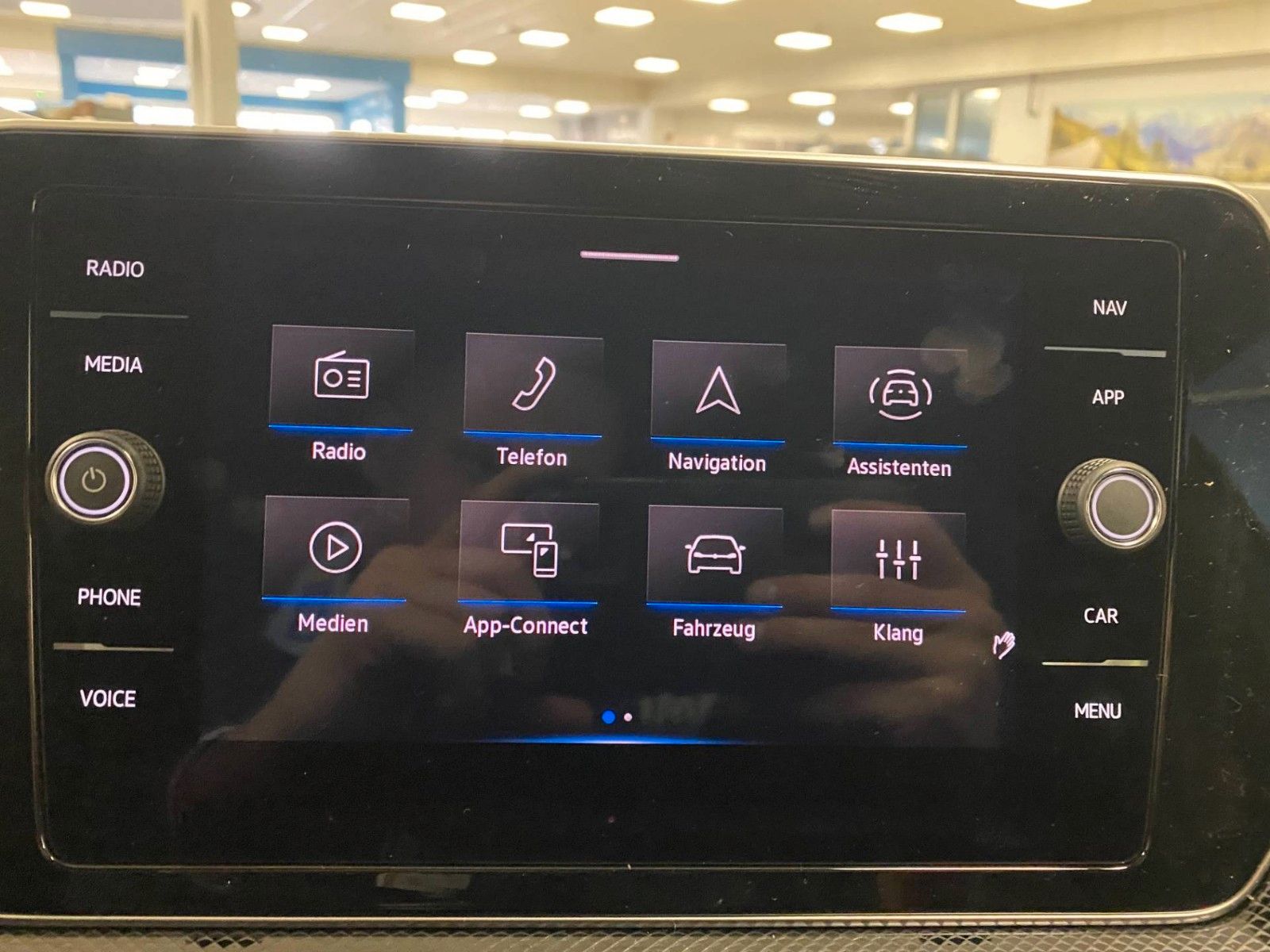 Fahrzeugabbildung Volkswagen T-Cross 1.0 TSI DSG R-Line+NAVIGATION+MATRIX+ACC