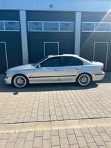 BMW E39 530i M-Paket ab Werk tüv neu - BMW 530 mit Benzin-Antrieb: Limousine, 530i E39