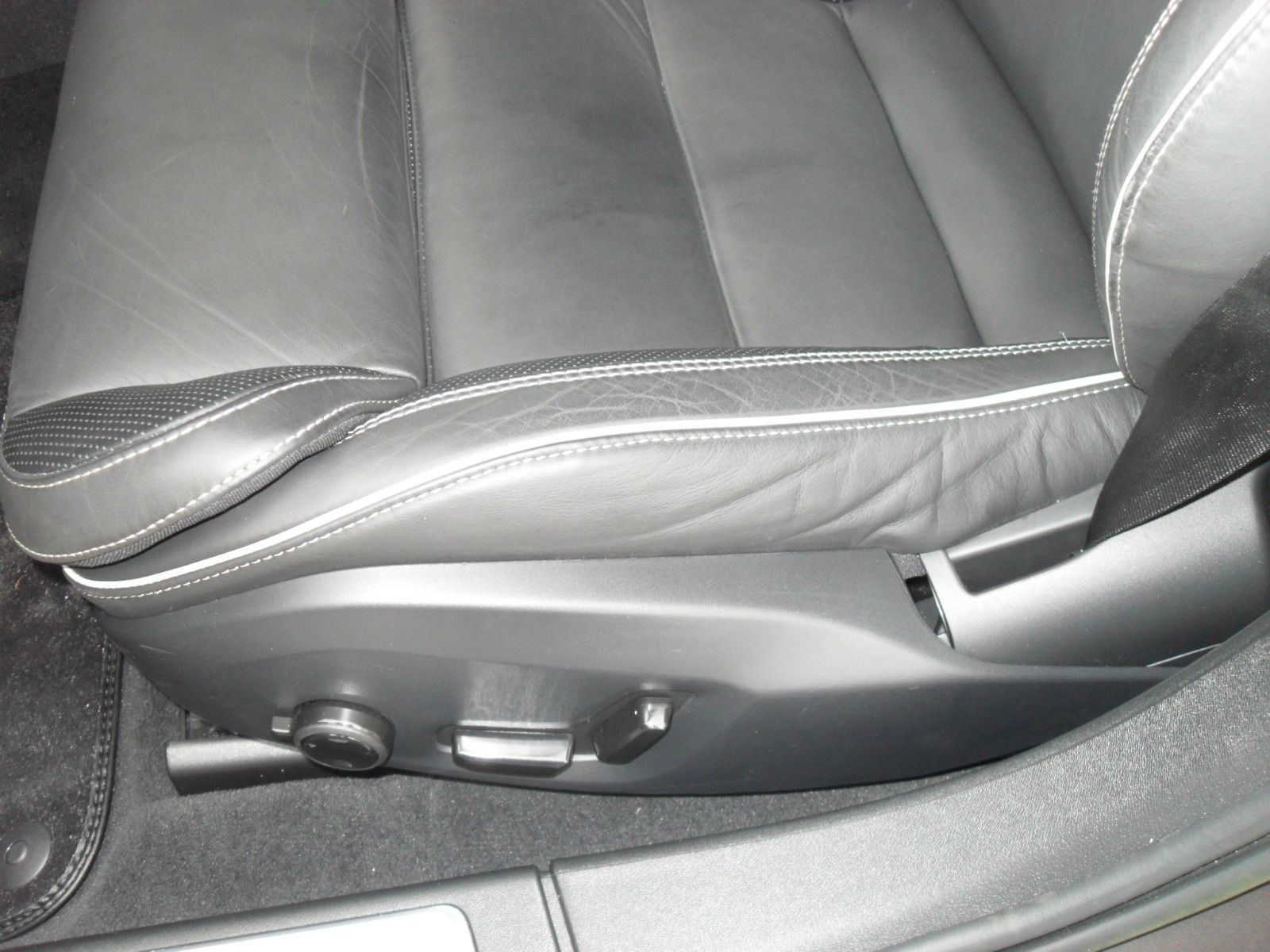 Fahrzeugabbildung Volvo V90 B4 Kombi Plus Dark | Standheizung / Timer