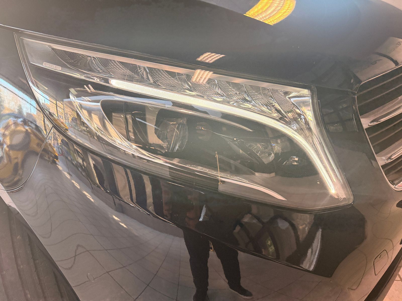 Fahrzeugabbildung Mercedes-Benz V 250/AVANTGARDE/LANG/4MATIC/LEDER/LED/NAVI/6SIT