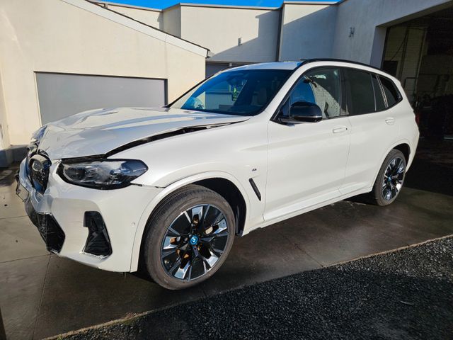 BMW iX3 M-PAKET SHADOW LINE GLANZ PAKET / VOLL AUSST