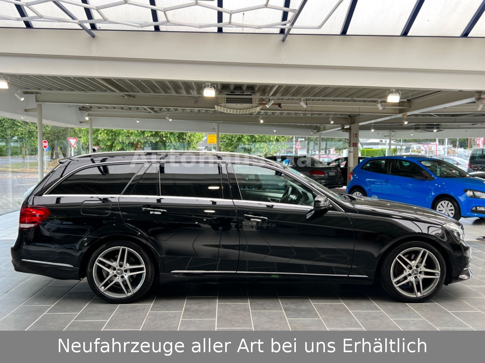 Fahrzeugabbildung Mercedes-Benz E 300 T BlueTEC Avantgarde*9-G*Euro6*LED*AHK*SHZ