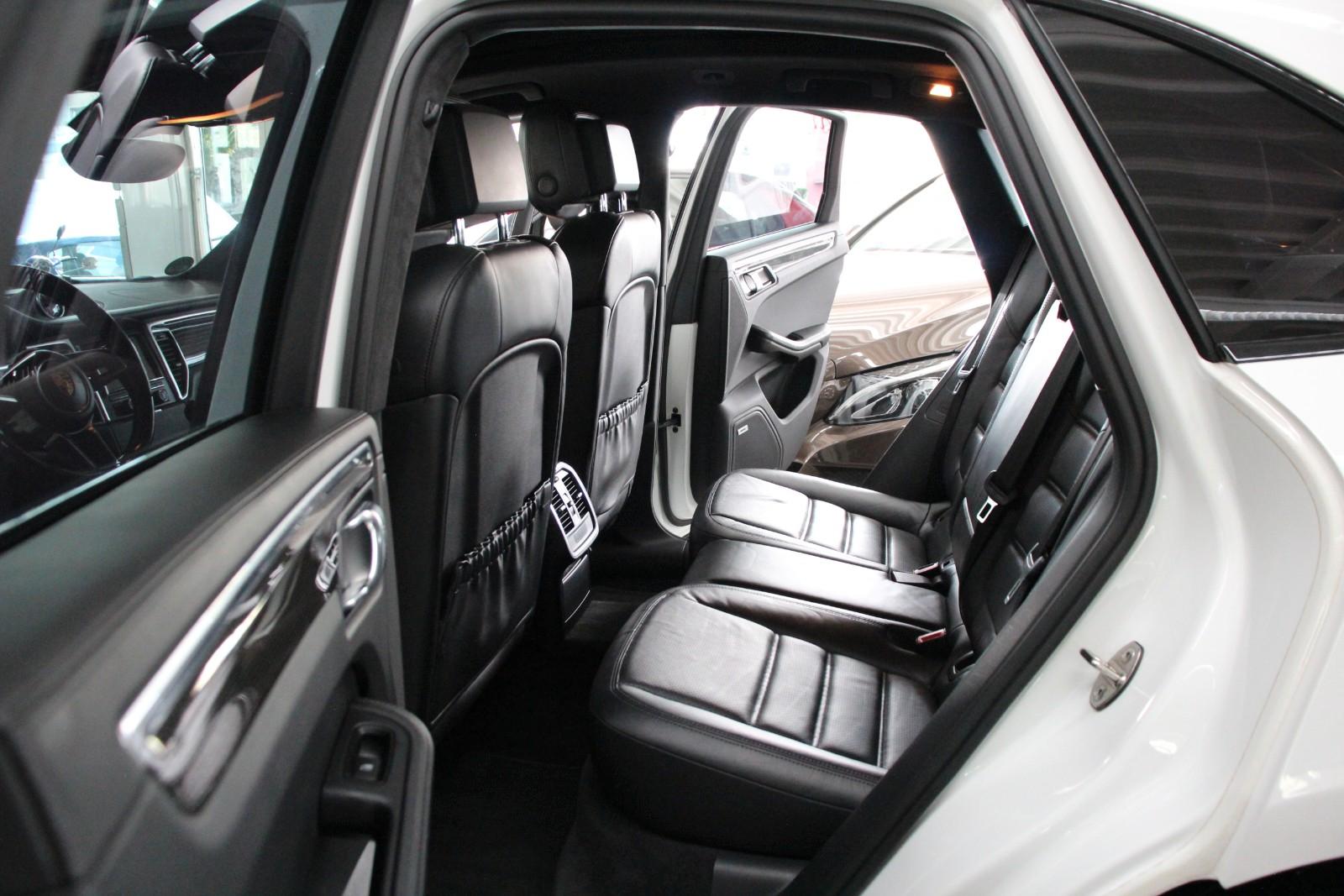 Porsche Macan Turbo *BOSE/Pano/Sitzbelüftung*