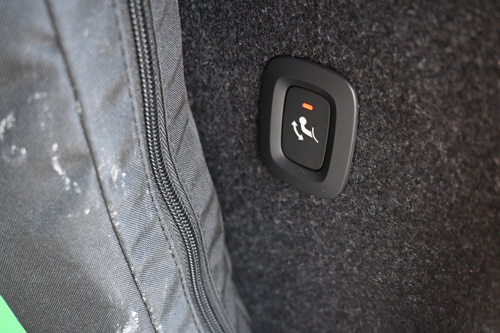 Fahrzeugabbildung Volvo XC40 Ultimate Dark T5 PHEV Ultimate*360°*PANO*