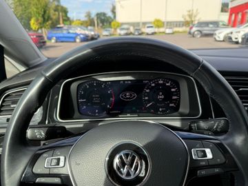 Volkswagen Golf VII Lim. Highline+LED+SHZ+Navi+Digi.Cockp.
