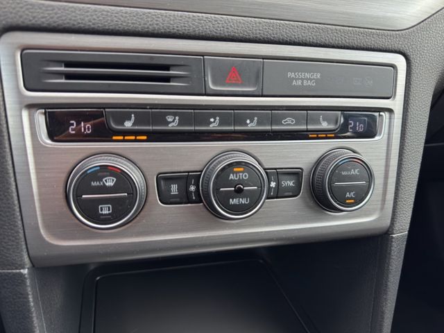 Volkswagen Golf VII Sportsvan 1.2 TSI AHK PDC SHZ STHZ ALU